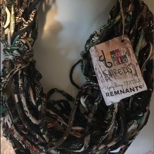 Do a Bela shred scarf new with tags